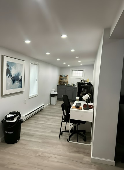 Building Photo - 61 Lamson St