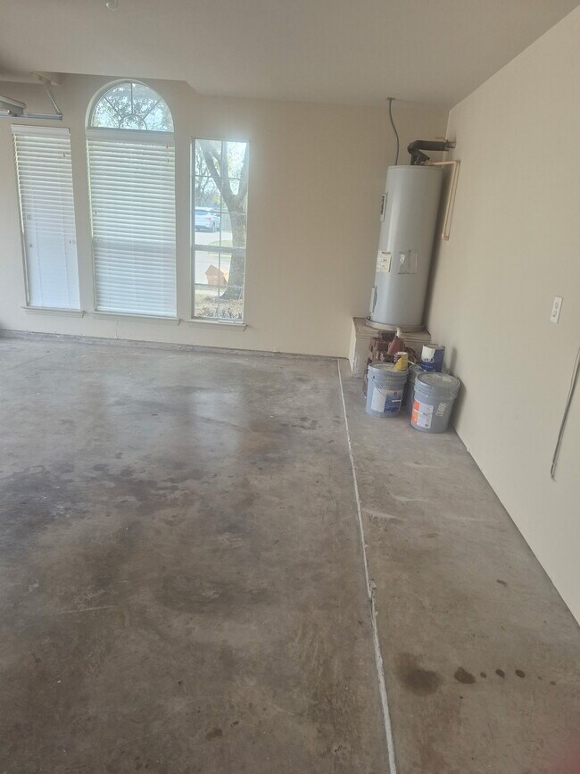 Building Photo - 709 Shady Meadow Ln