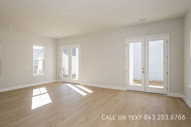 Building Photo - 1004 Yucca St