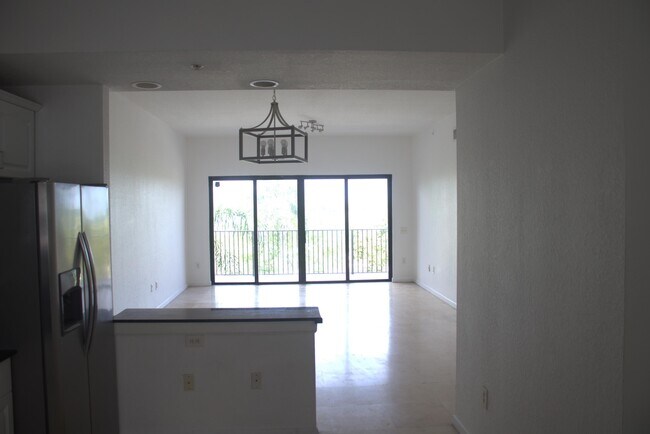Building Photo - 1610 Presidential Way