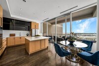 Building Photo - 2408 Victory Park Ln