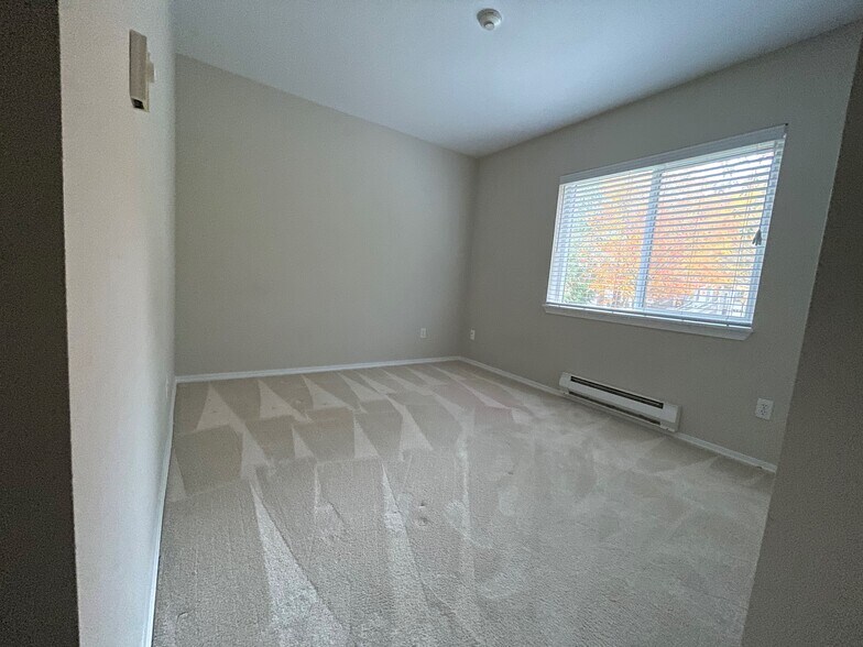 Building Photo - 18008 NE 94th Ct