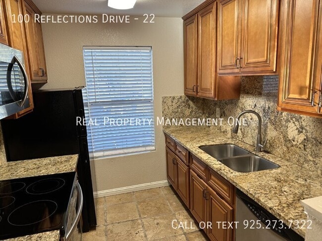 Building Photo - 100 Reflections Dr