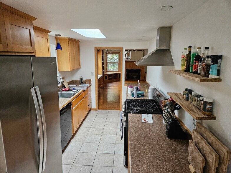 Building Photo - 12341 36th Ave NE