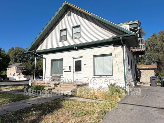 Building Photo - 190 S 300 W St