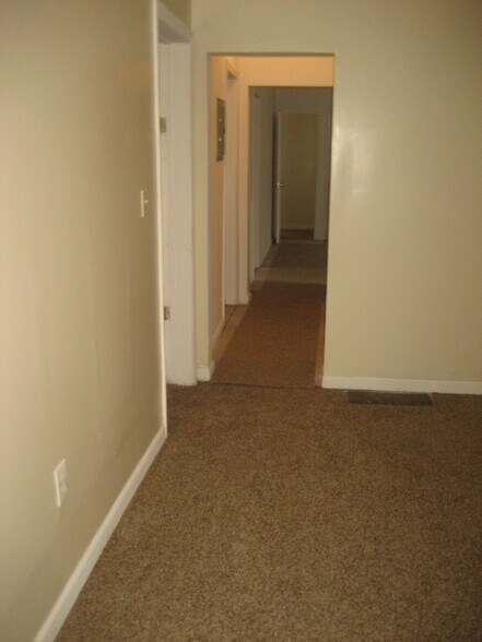 Building Photo - 17 Winans Ave