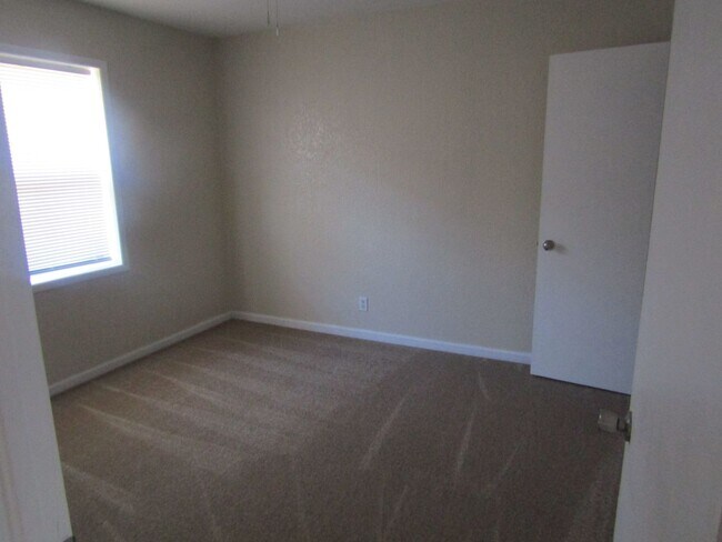 Building Photo - 1306 Garth Dr