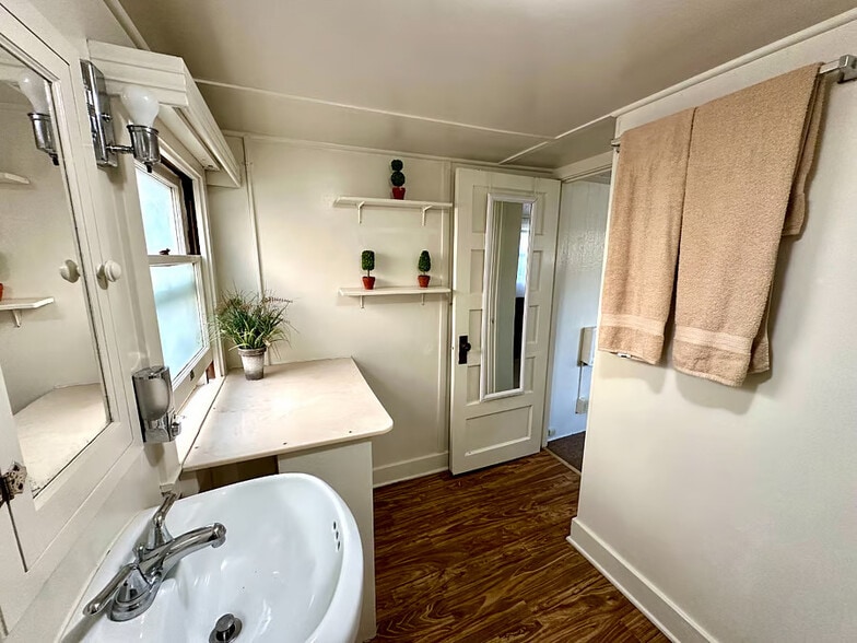 Building Photo - 138 Pine St