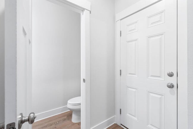 Building Photo - 127 Hobson Ave