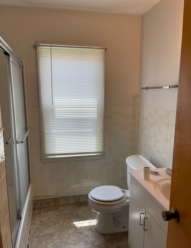 Building Photo - Charming 3 Bedroom In The Westside District!!