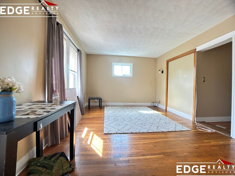 Building Photo - 82 Beechcroft St