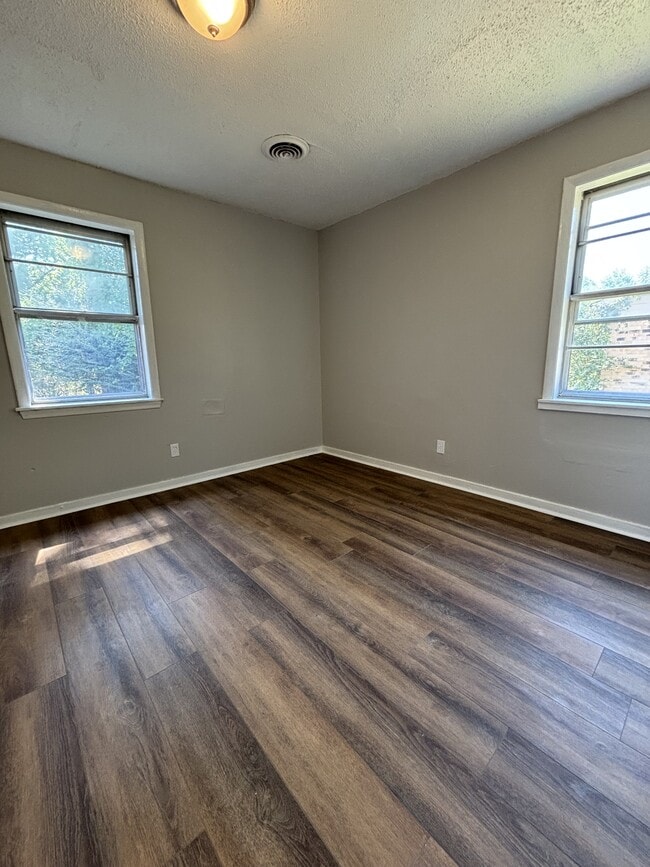 Building Photo - 126 Tisdale St