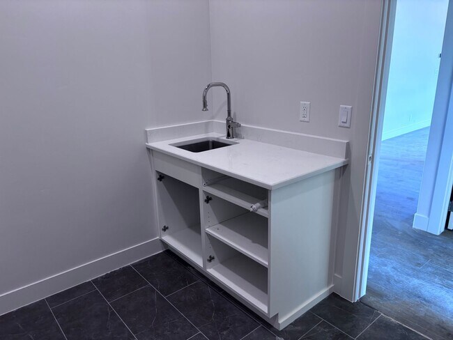 Building Photo - Brand New Ivory Home close to Sand Hollow