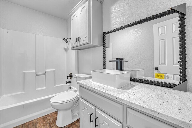 Building Photo - 2805 Shiloh Ln