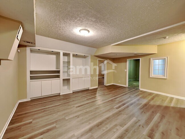 Building Photo - 4727 Cedar Wood Dr SW