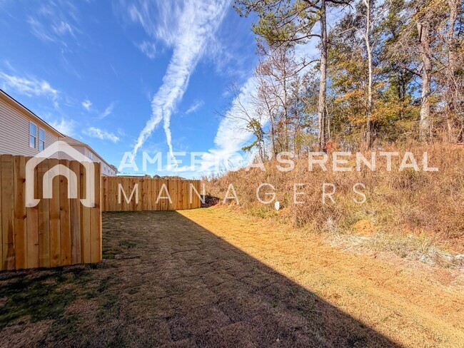 Building Photo - Bright and Spacious Lincoln Townhome for R...