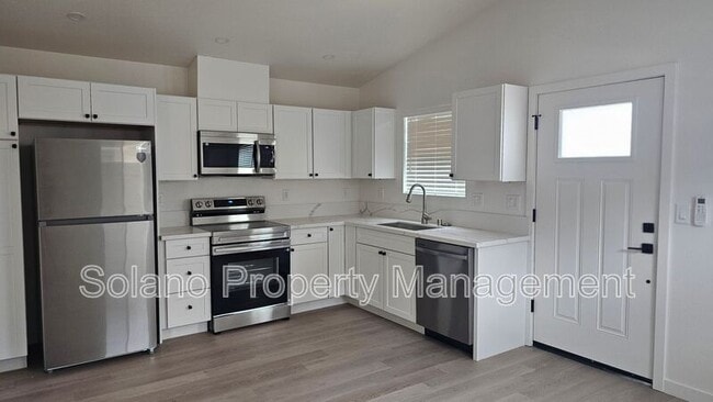 Building Photo - 376 Marna Dr