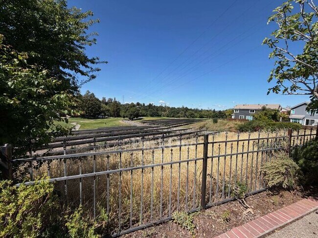 Building Photo - Updated Townhouse in Clayton Available for Lease now!