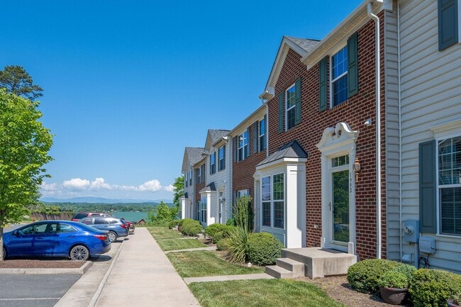 Building Photo - 1992 Asheville Dr