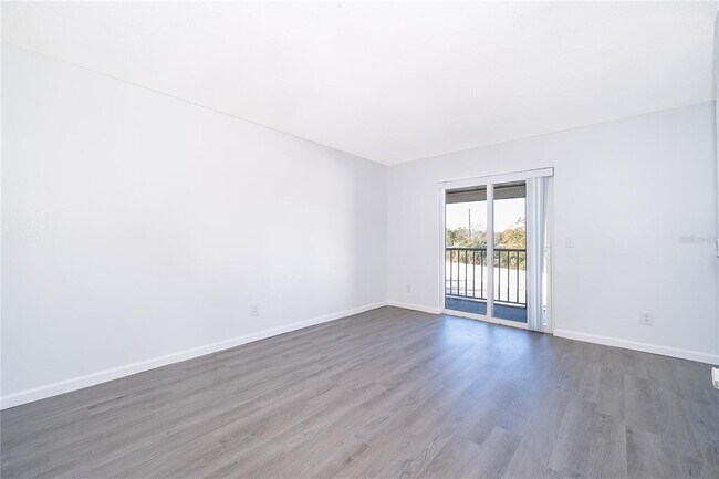 Building Photo - 2432 Swailes Dr