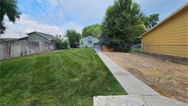 Building Photo - Adorable Home Near NNU!