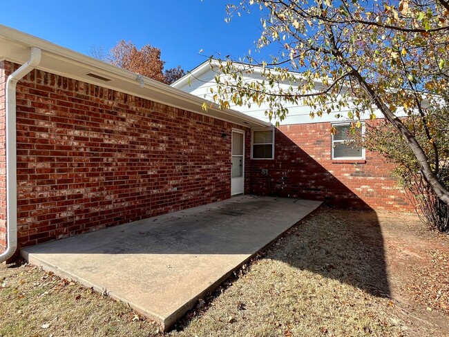 Building Photo - Beutiful 2 Bed 2 Bath Home in Downtown Edmond