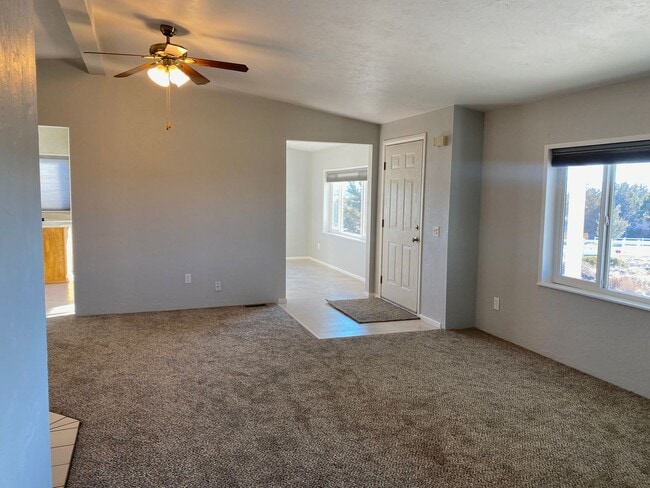 Building Photo - 3 Bedroom 2 Bathroom house in Crooked River Ranch with huge views and a shop!