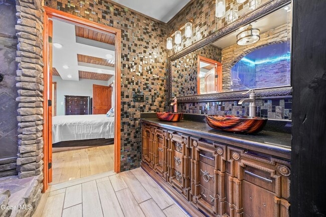 Building Photo - 217 Meade Rd