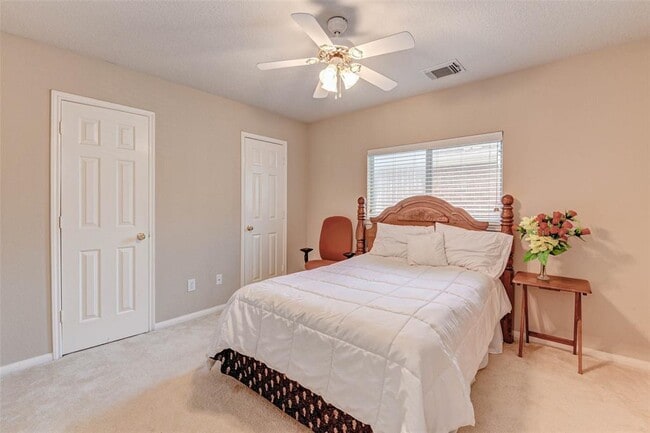 Building Photo - 1138 Jasons Bend Dr