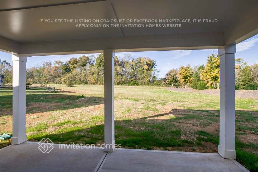 Building Photo - 11326 Cedarvale Farm Pkwy