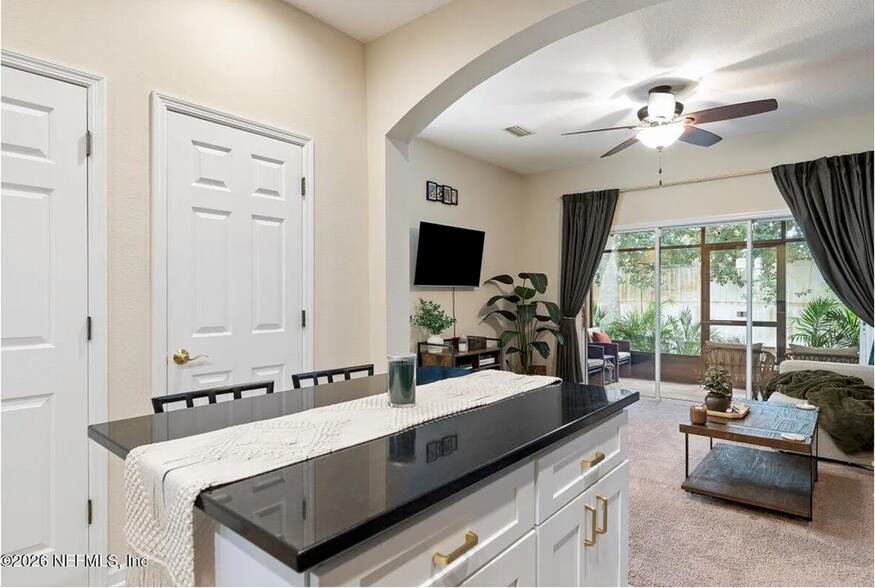 Building Photo - 6214 High Tide Blvd