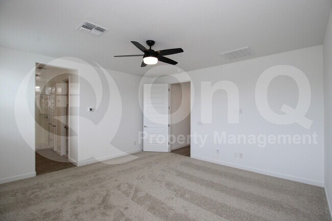 Building Photo - 23097 E Saddle Way