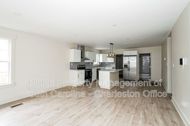 Building Photo - 2679 Oregon Ave