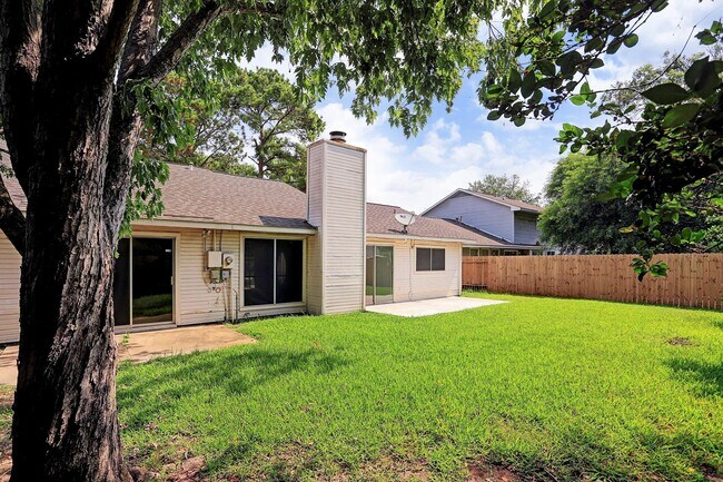 Building Photo - 15427 Swan Creek Dr