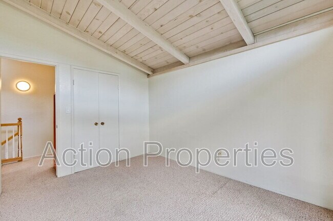 Building Photo - 278 Monroe Dr