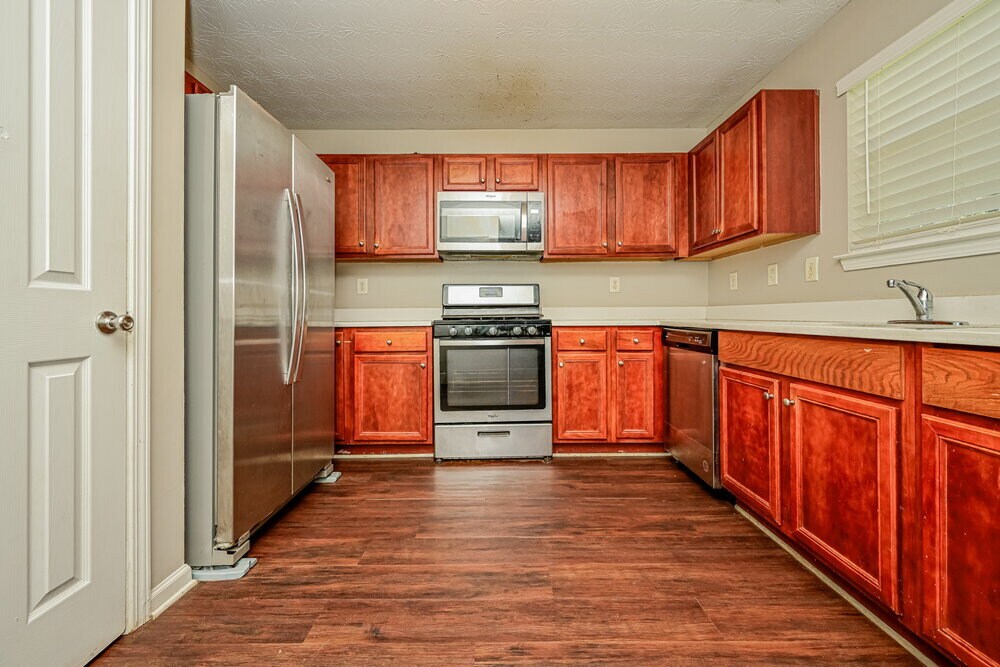 Building Photo - 70 Stony Oak Dr
