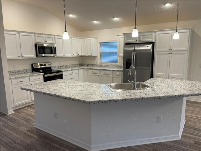 Building Photo - 2740 Alder Ave