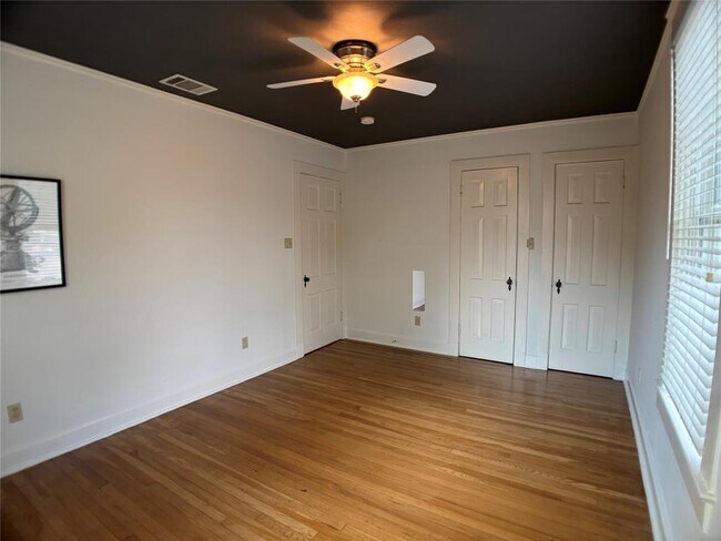 Building Photo - 5808 Coventry Ln