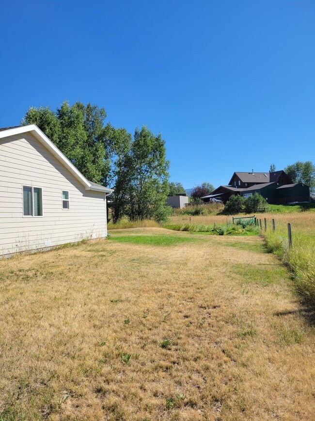 Building Photo - 170 Latigo Dr