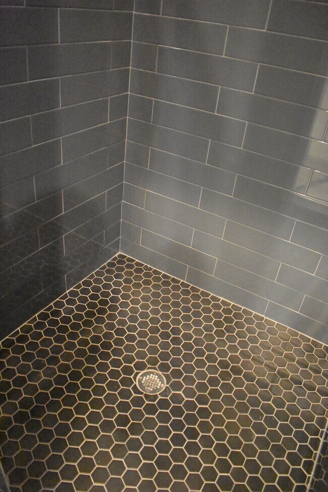 Building Photo - Luxurious 4 Bedroom, 3.5 Bathroom Home In Fayetteville, AR