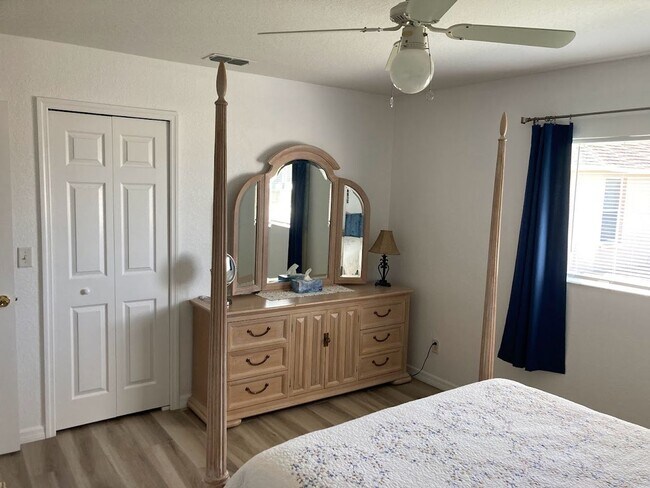 Building Photo - Short term FURNISHED vacation rental , 3x2...