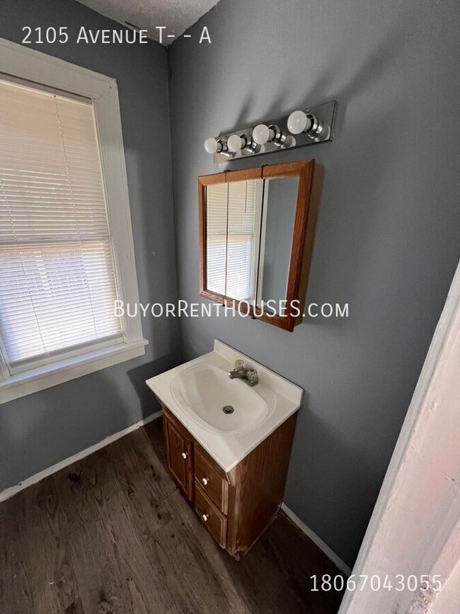 Building Photo - $499 Move-In Special (+ admin fee) + $0 De...