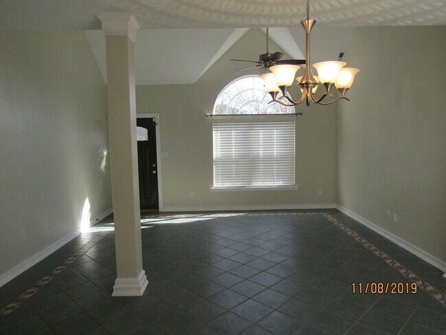 Building Photo - Weeping Cedar Trail