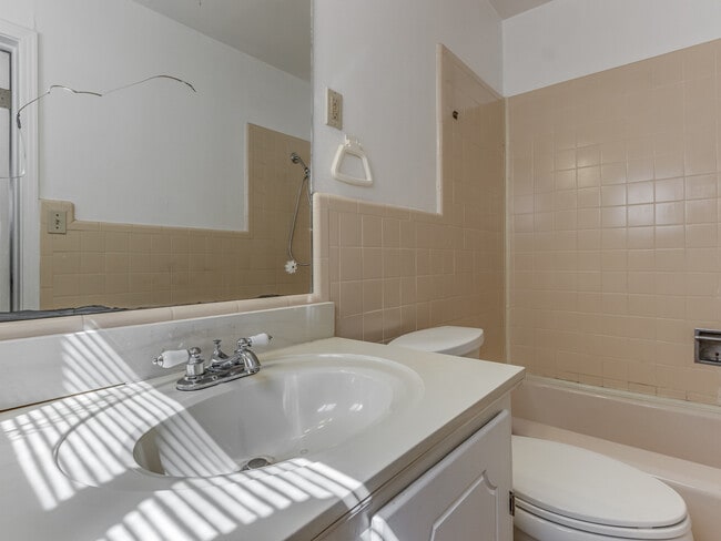 Building Photo - 2609 Mickey Rd