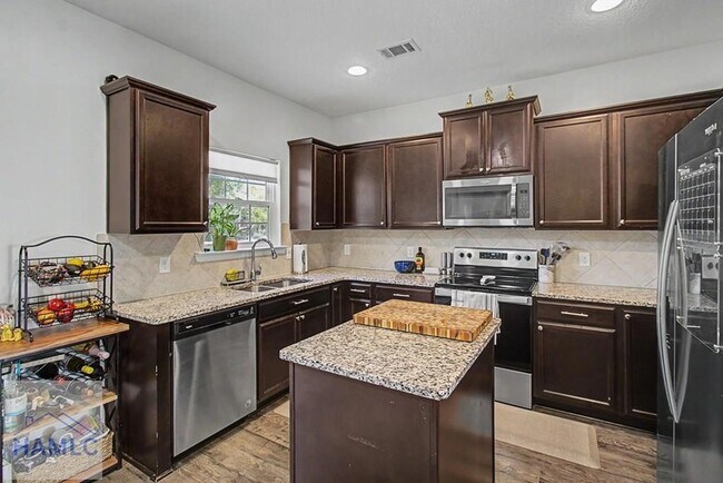 Building Photo - 906 Rachel Ln