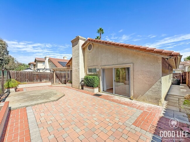 Building Photo - Cozy Escondido 3BR/2BA with A/C, large bac...