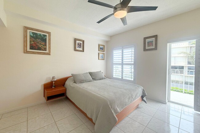 Building Photo - 3230 S Ocean Blvd