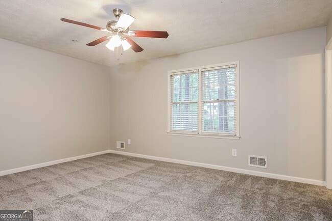 Building Photo - 1019 River Stone Ct