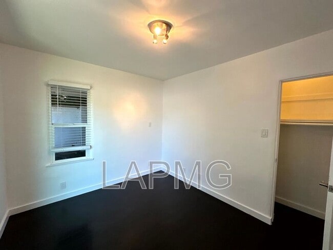 Building Photo - 5036 Ladd Ave