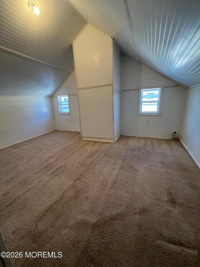 Building Photo - 11 Main St